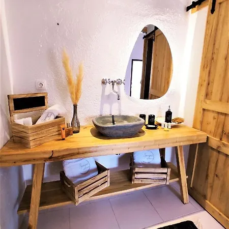 Otel Spongia And Kilimli