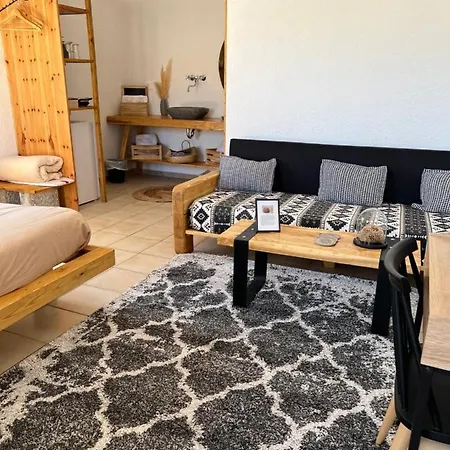 Spongia Apartments And Suites Kalymnos מלון