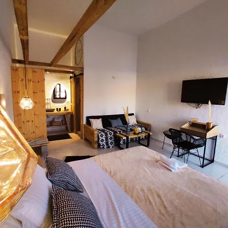 Отель Spongia Apartments And Suites Kalymnos