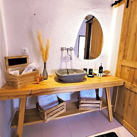 Otel Spongia And 4*